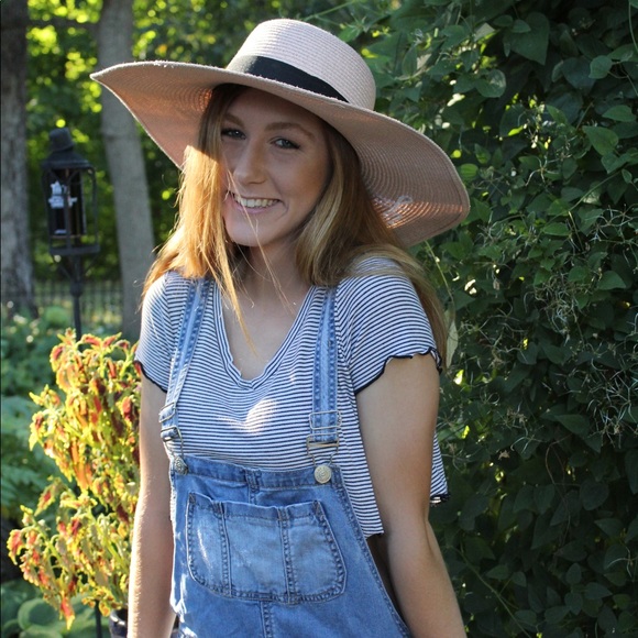 Meet your Posher, Sydney - Picture 1 of 3